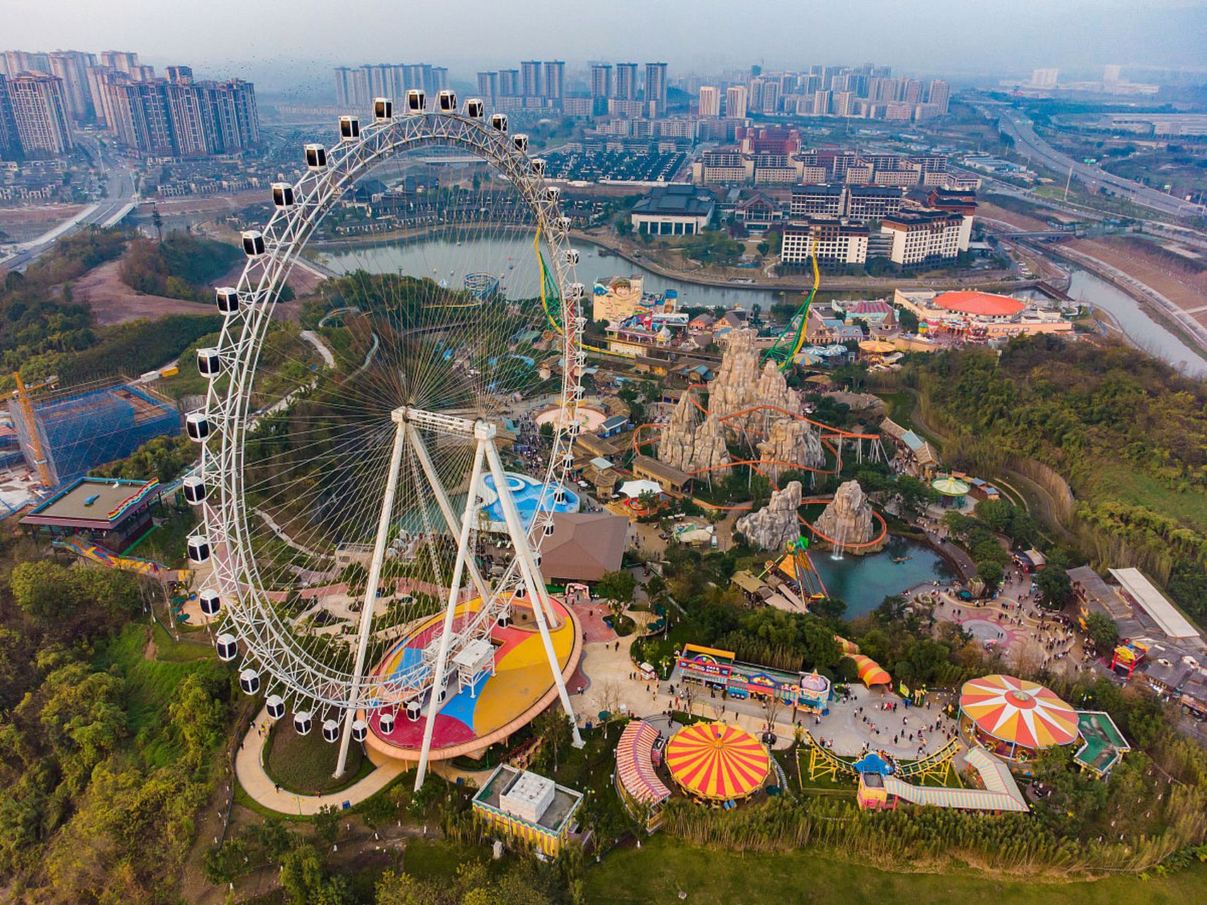 重庆融创渝乐小镇:在中秋国庆期间为大家带来了一场仙剑奇侠传的