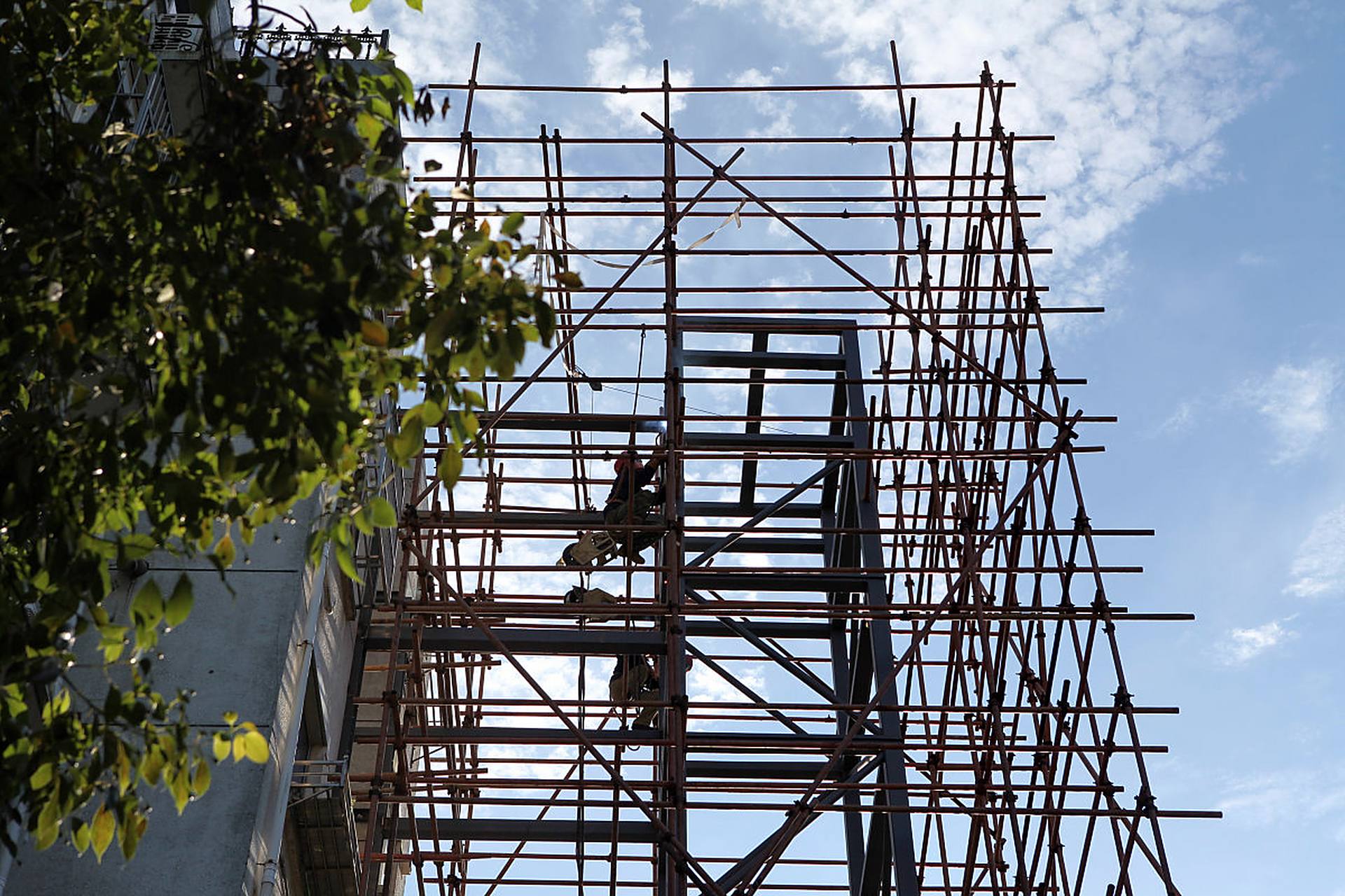 竹脚手架搭设安全技术交底内容: 1.