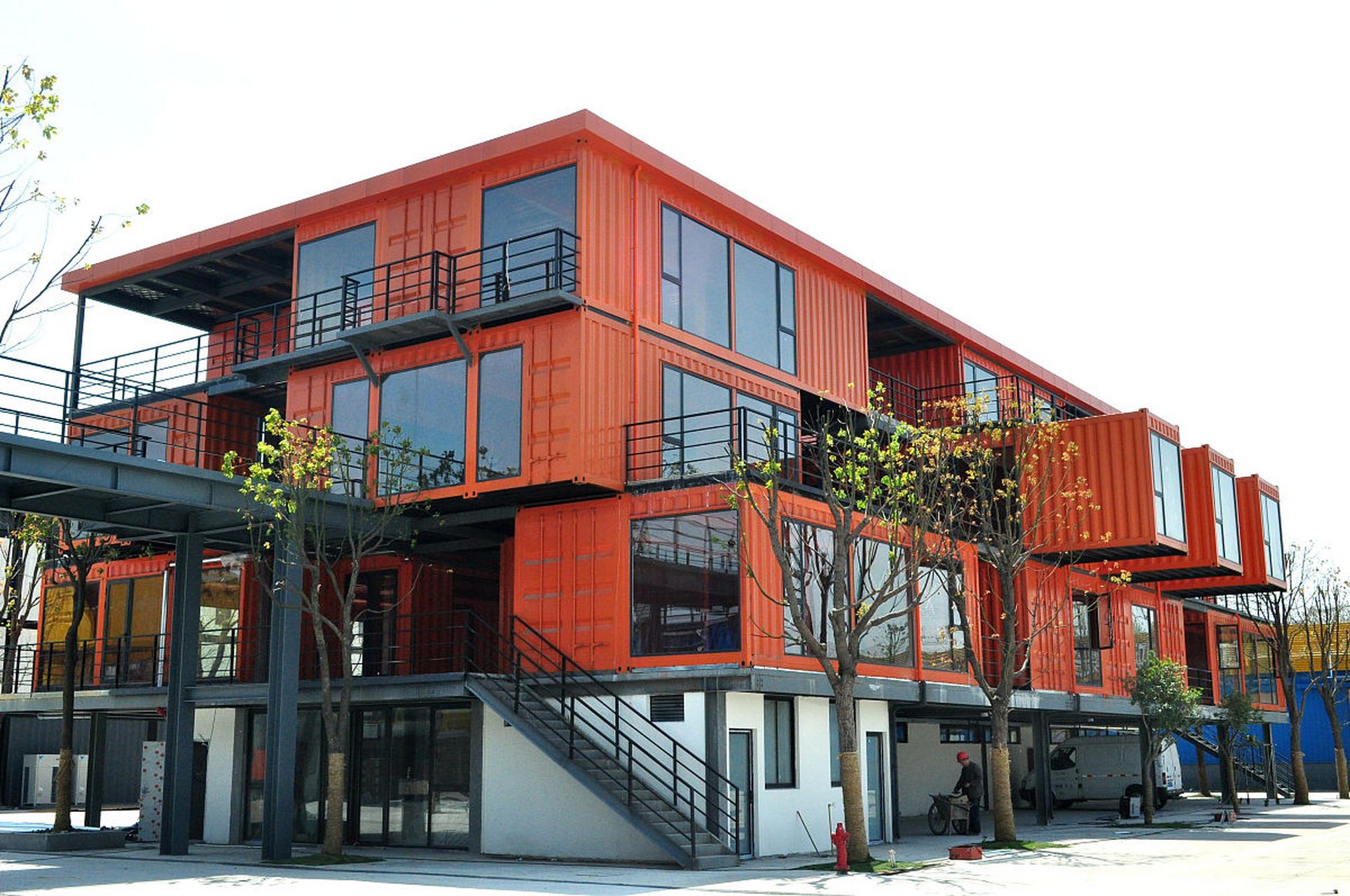 集装箱商业街# #集装箱房# 是一种以集装箱为主题的商业街,通秤由