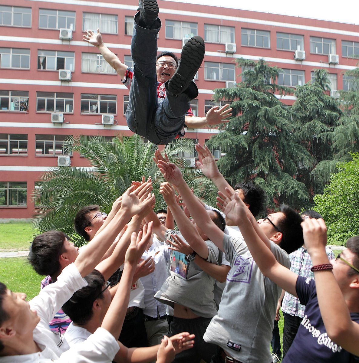 学校老师私立学校的教师福清市港头中学93届初三一班的老师有哪些人?