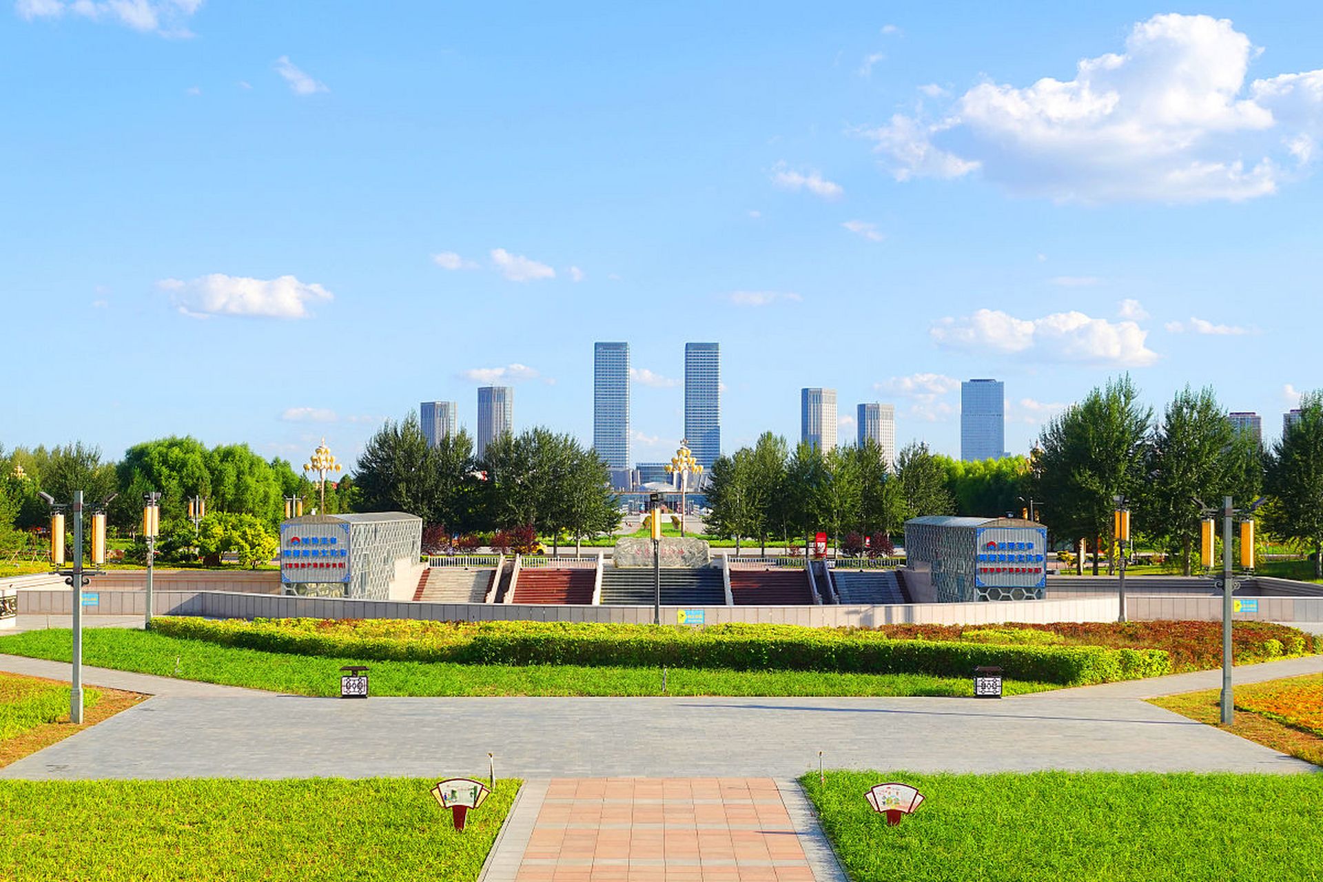 走进张家口市民广场,仿佛置身冬奥的魅力殿堂!