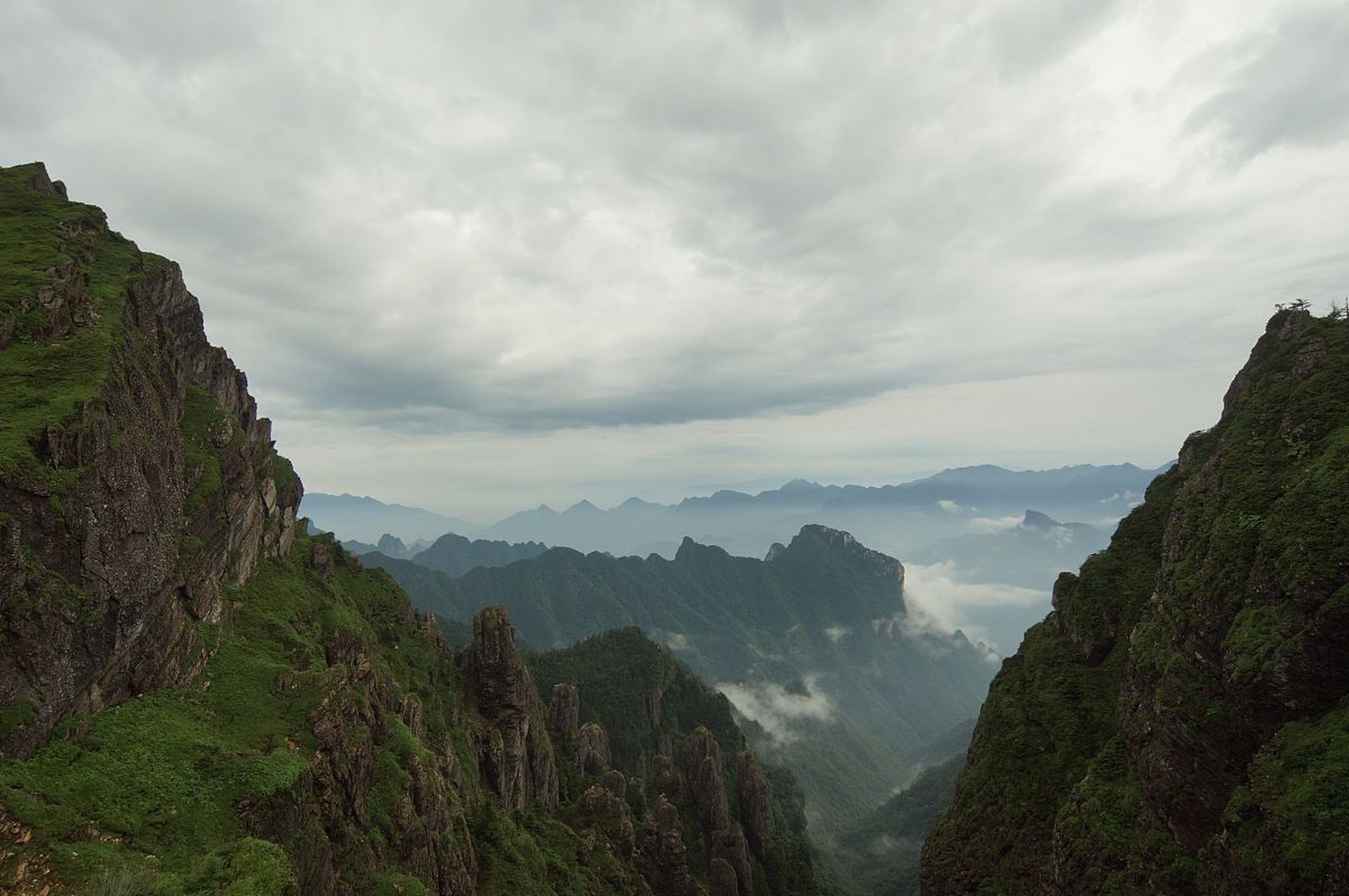 神农架风景区是一个让人流连忘返的地方,这里拥有着世界自然遗产,世界