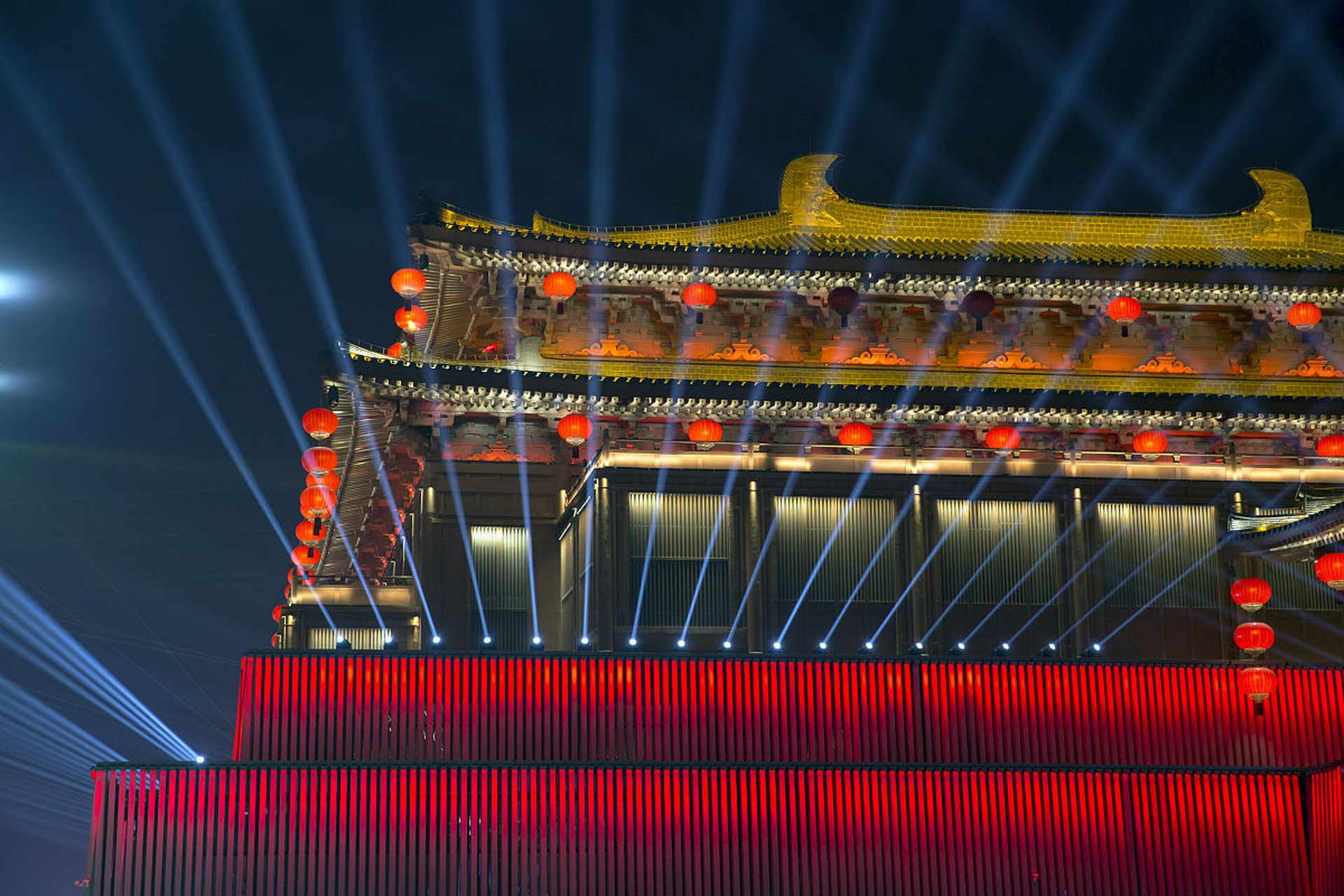 城墙根漫时光#  西安的夜景究竟有多美?