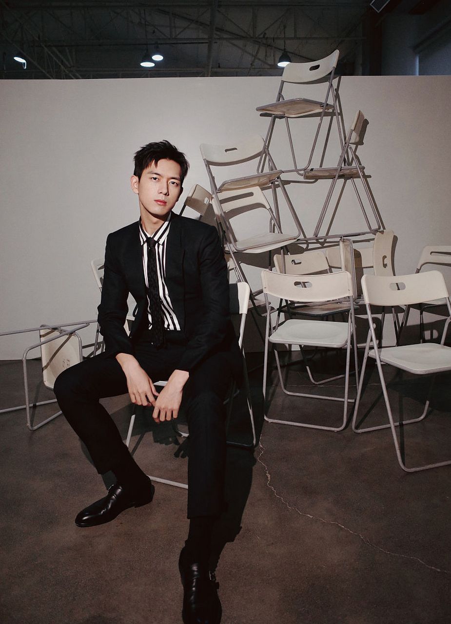 今天,我被李现的回应给笑死了!他怎么这么有梗啊?