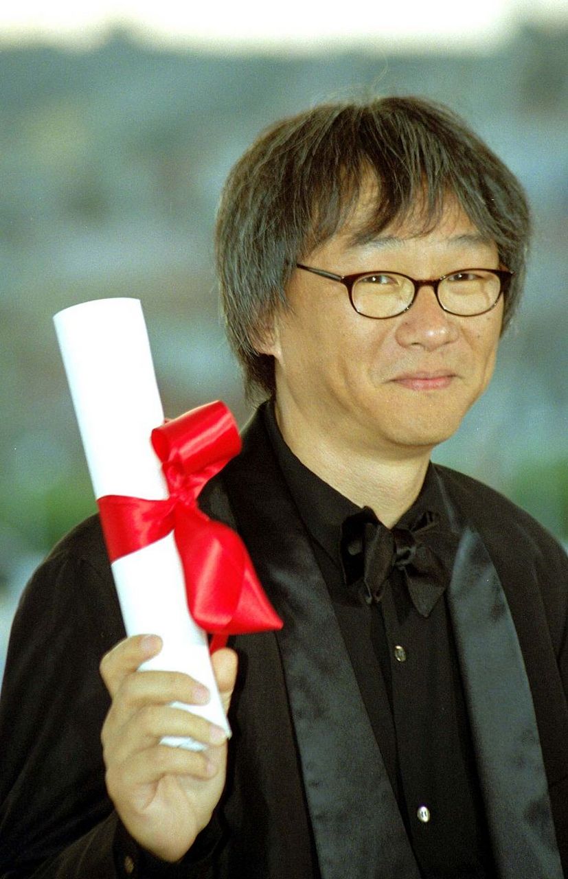 我们是不是只能看到一半的事情.好像我只能看到前面看不到后面.