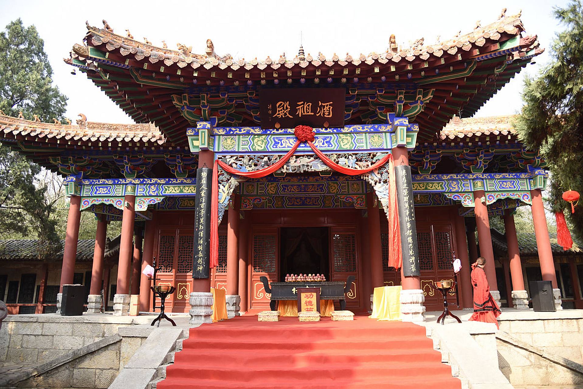 牛王寨 牛王寨位于行唐县城寨乡境内,是一处集登山涉险,垂钓戏水