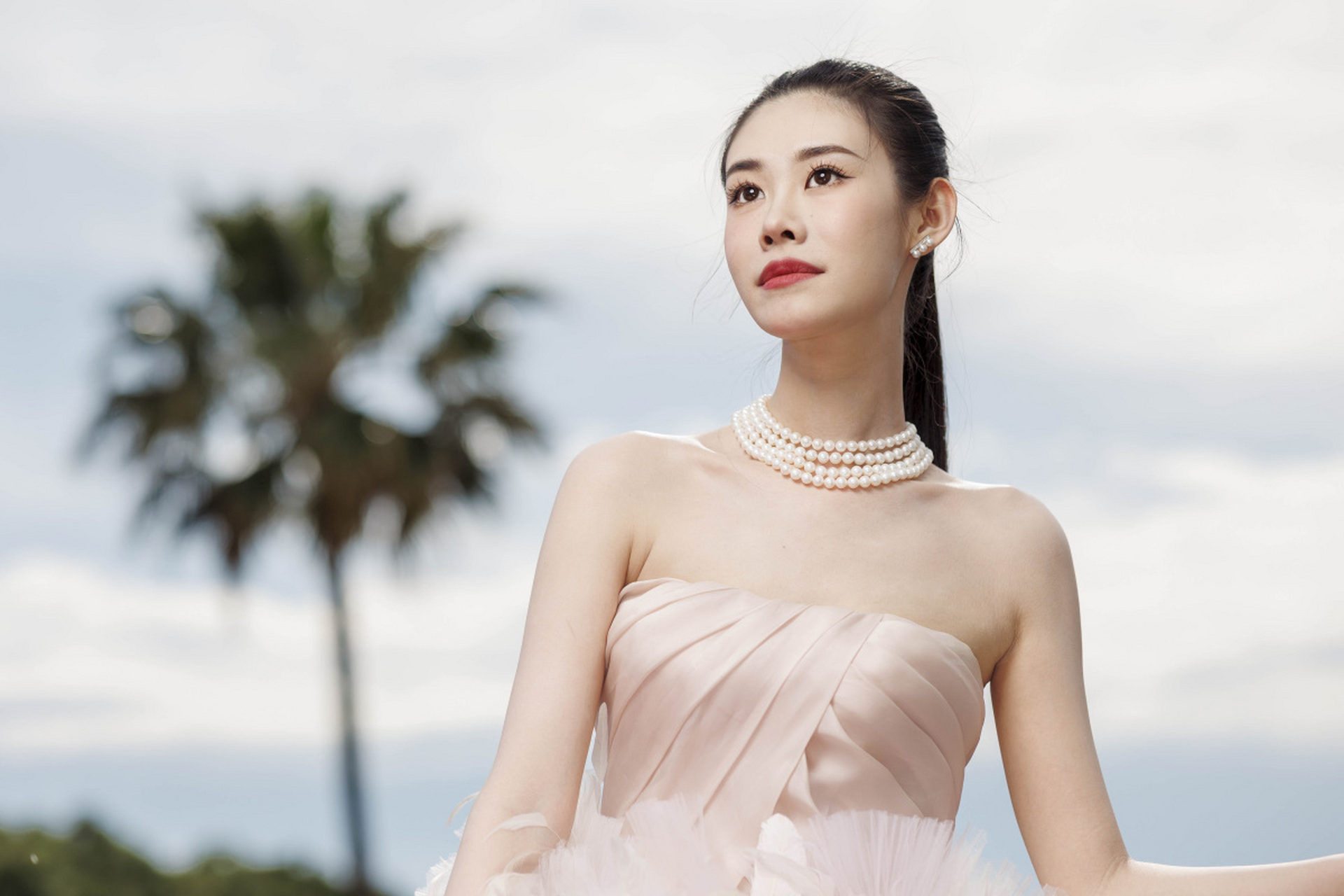 近日,美妆博主程十安的账号在小红书被封禁,引起了不小的轰动