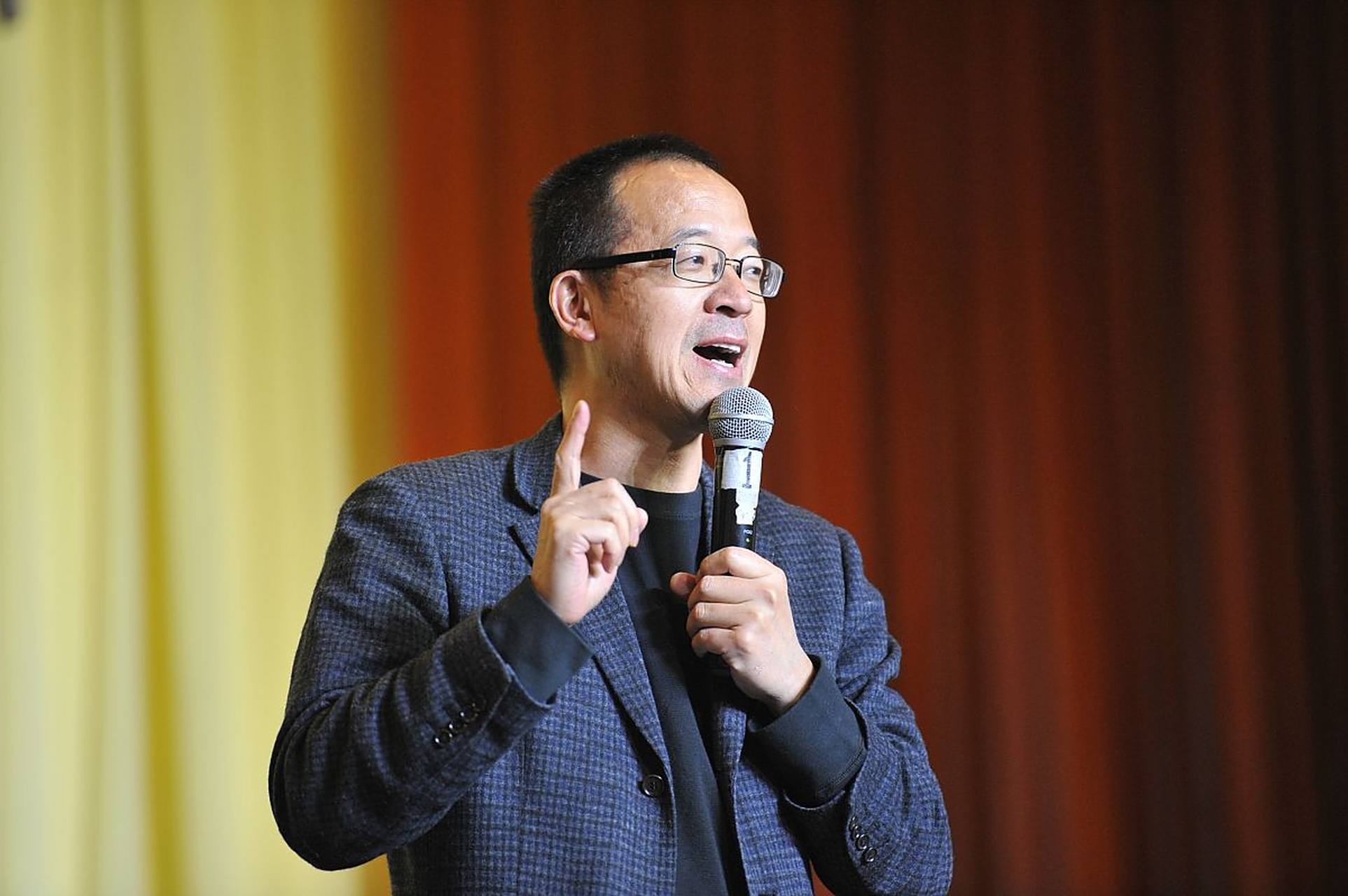 蓝天白云,面朝大海,不惧未来,不念过去,只管努力做好现在!