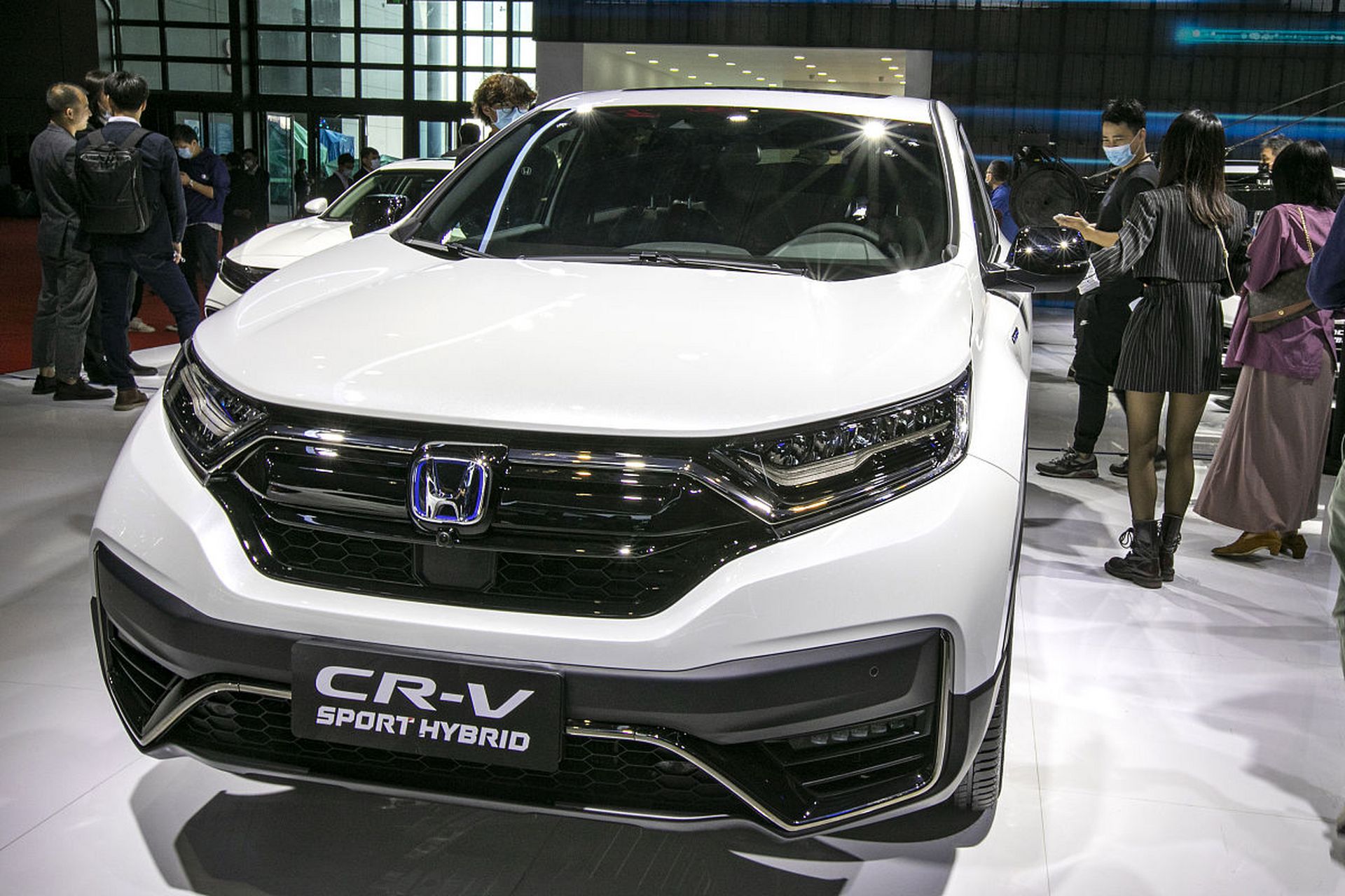 2023款本田crv是一款全新的suv车型,它采用了全新的设计语言和动力