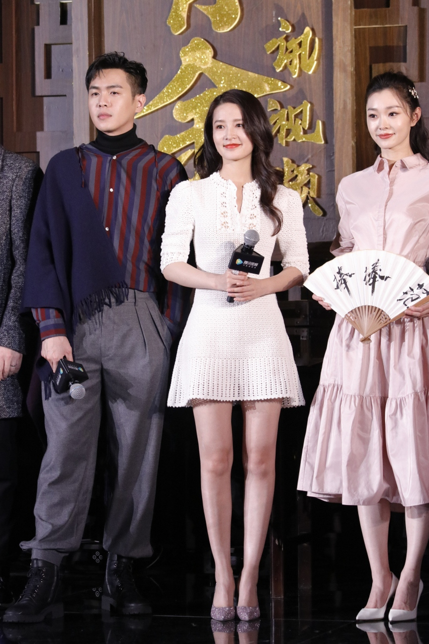 张若昀,李沁和宋轶同框,三位气质都太好啦[嘻嘻]!