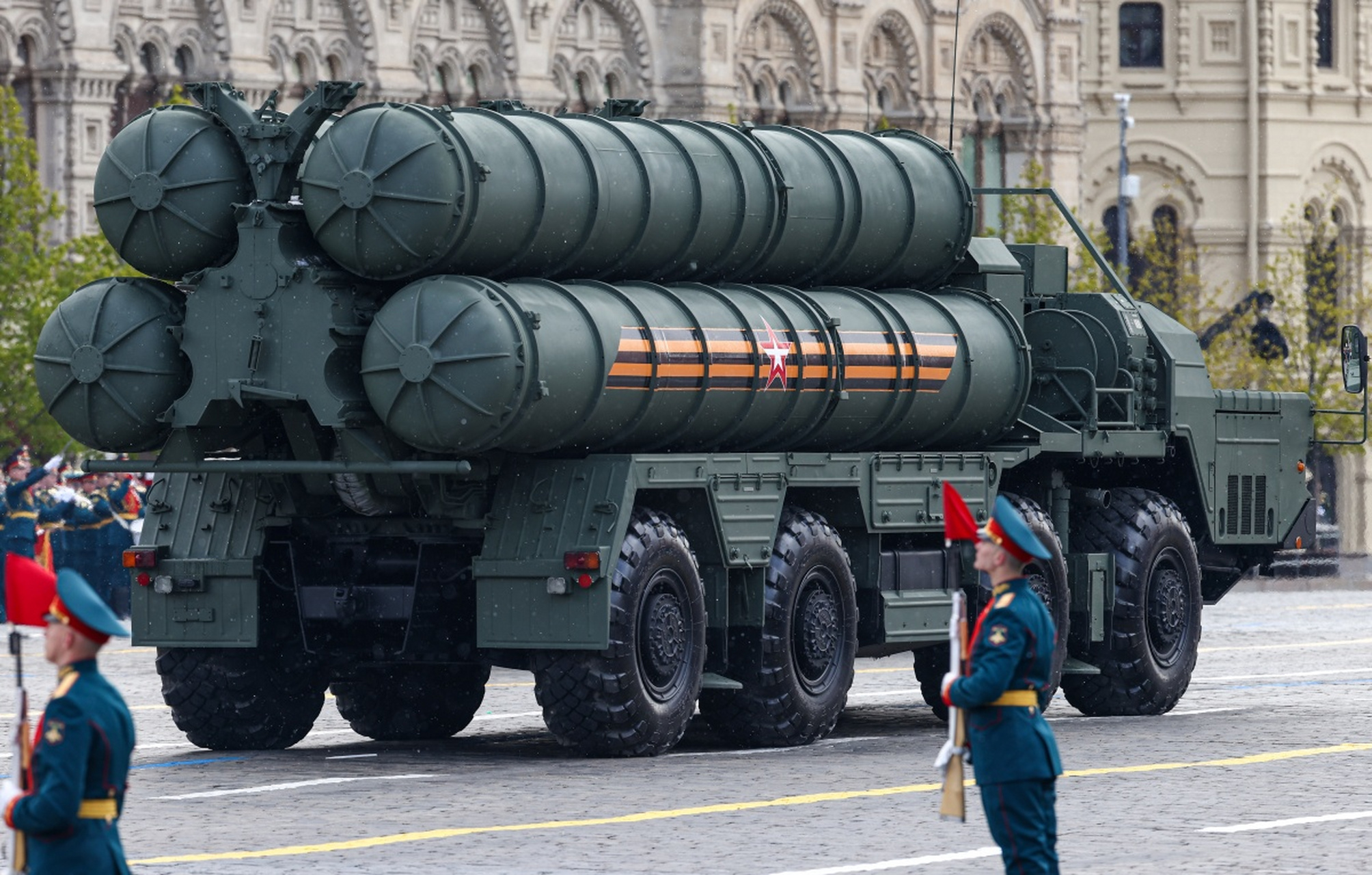 一,东风~~战略导弹 二,巨浪~~潜射导弹 三,鹰击~~反舰导弹 四,红旗