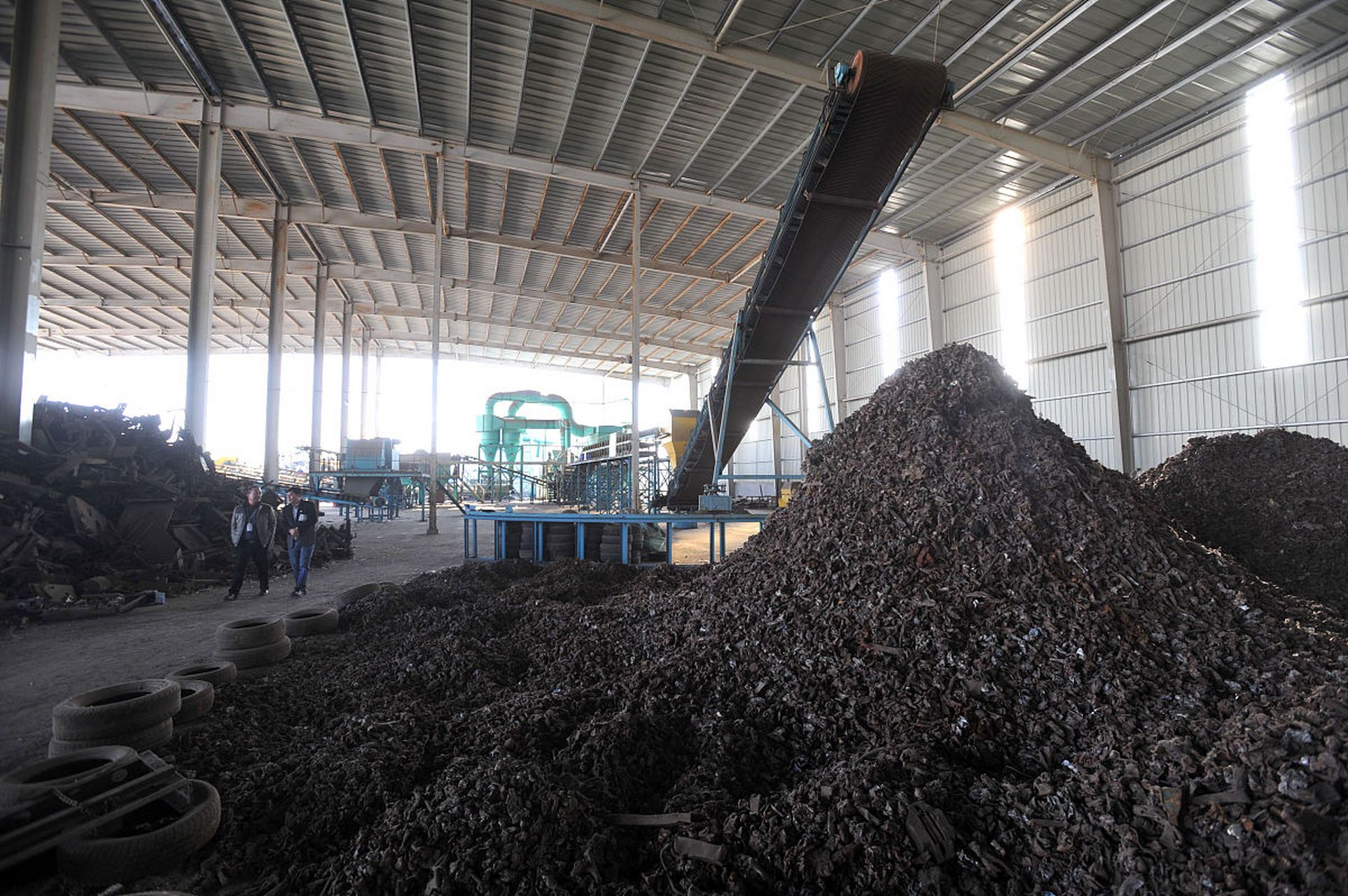 钢铁工业生产中会产生钢渣,如何利用这些固体废料?