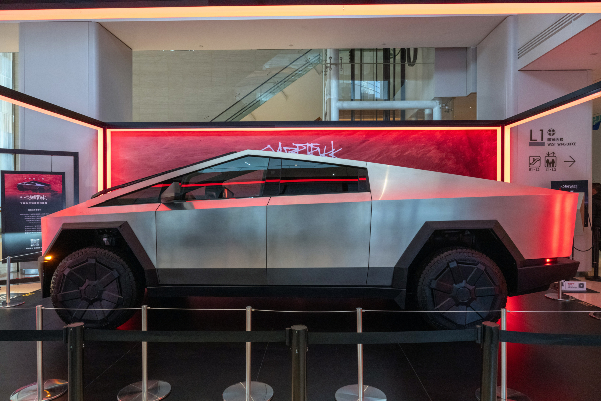 未来之翼:特斯拉赛博皮卡引领新能源革命