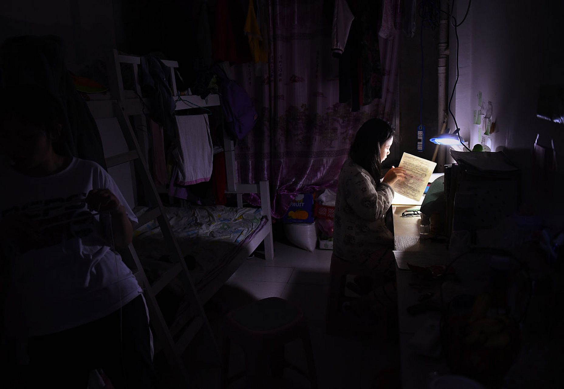 🔥大学宿舍的夜晚,用《全是爱》点亮我们的青春岁月!