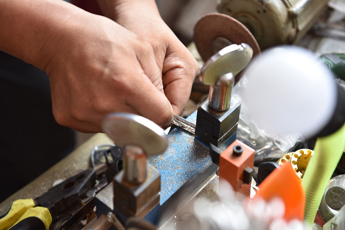 修鞋配钥匙这种便民小商贩能走进社区吗