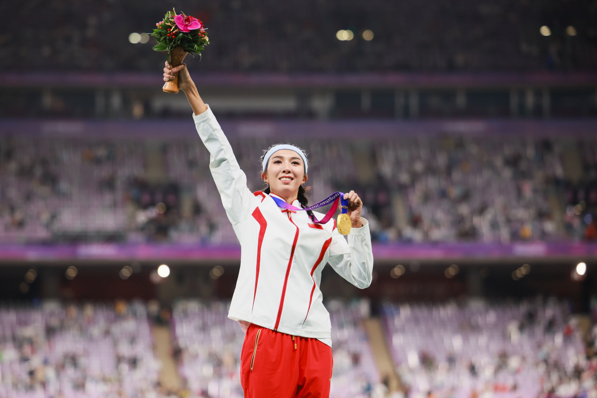 中国女运动员在杭州亚运会大放异彩,摘得108枚金牌