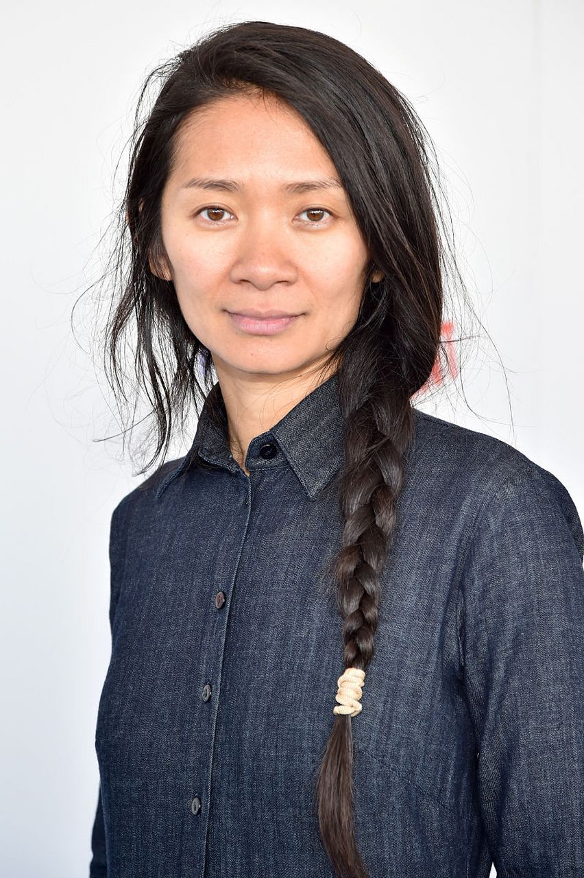 中国导演赵婷凭《无依之地》获金球奖最佳导演,系首位荣获该奖亚裔