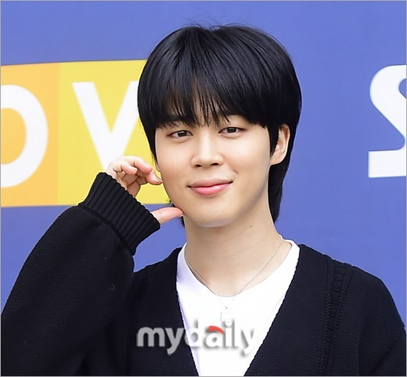 最近,bts的成员朴智旻的个人单曲《like crazy》在美国公告牌bill