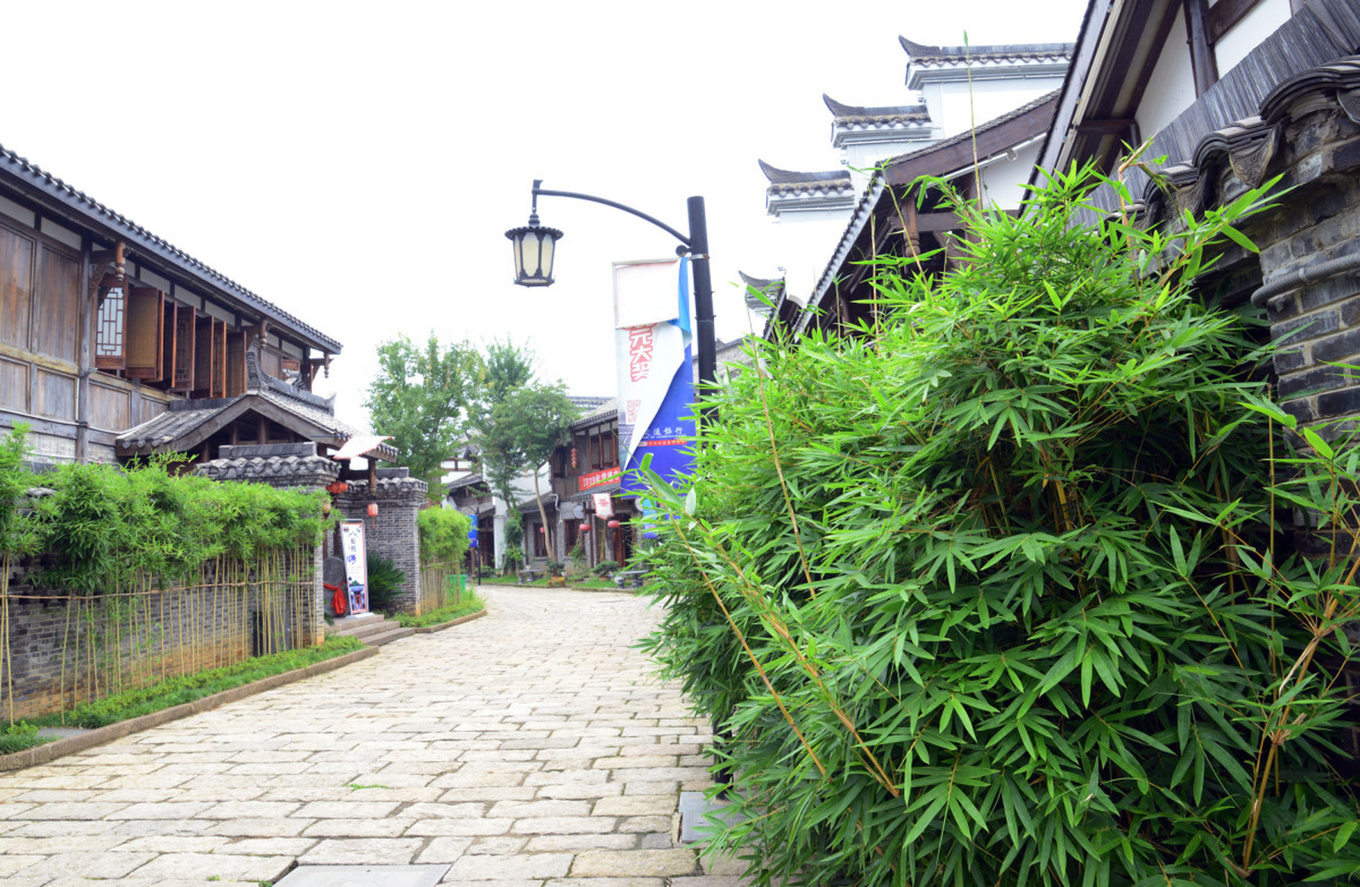 前两天去了重庆的菩提古镇文化旅游区,简直被那里的美景和文化底蕴给