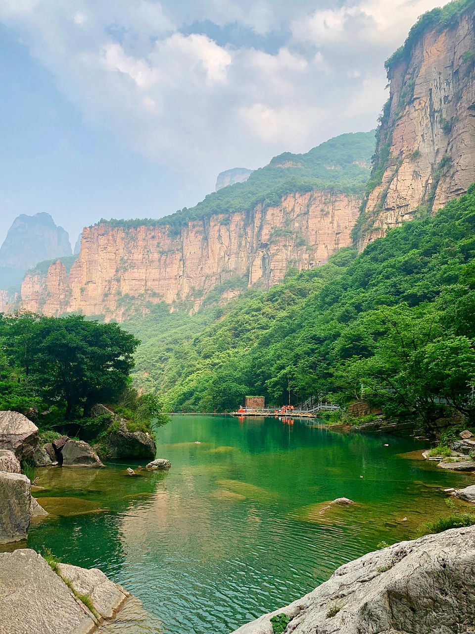新乡,坐落于河南省北部的一座历史名城,山环水绕,宛如一幅美丽的山水
