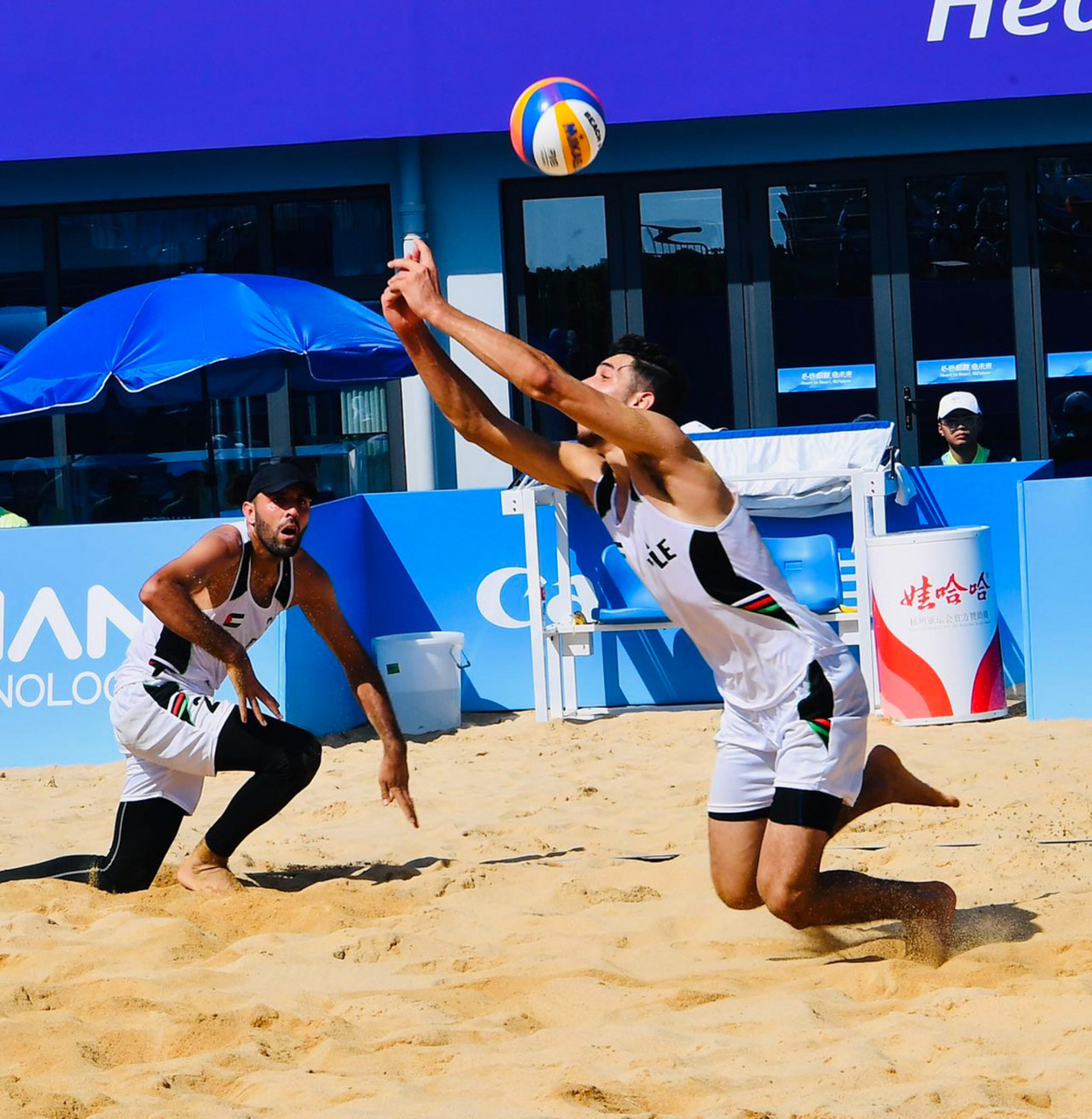 亚运会首个比赛日中国沙滩排球三战全胜!
