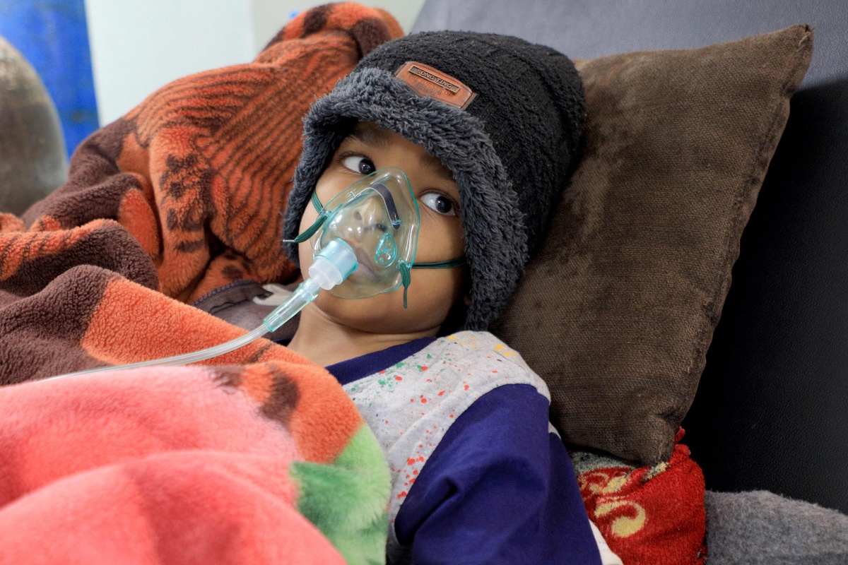 我老家一个表妹去年开始发现视物模糊,后来去医院检查,发现血压偏高