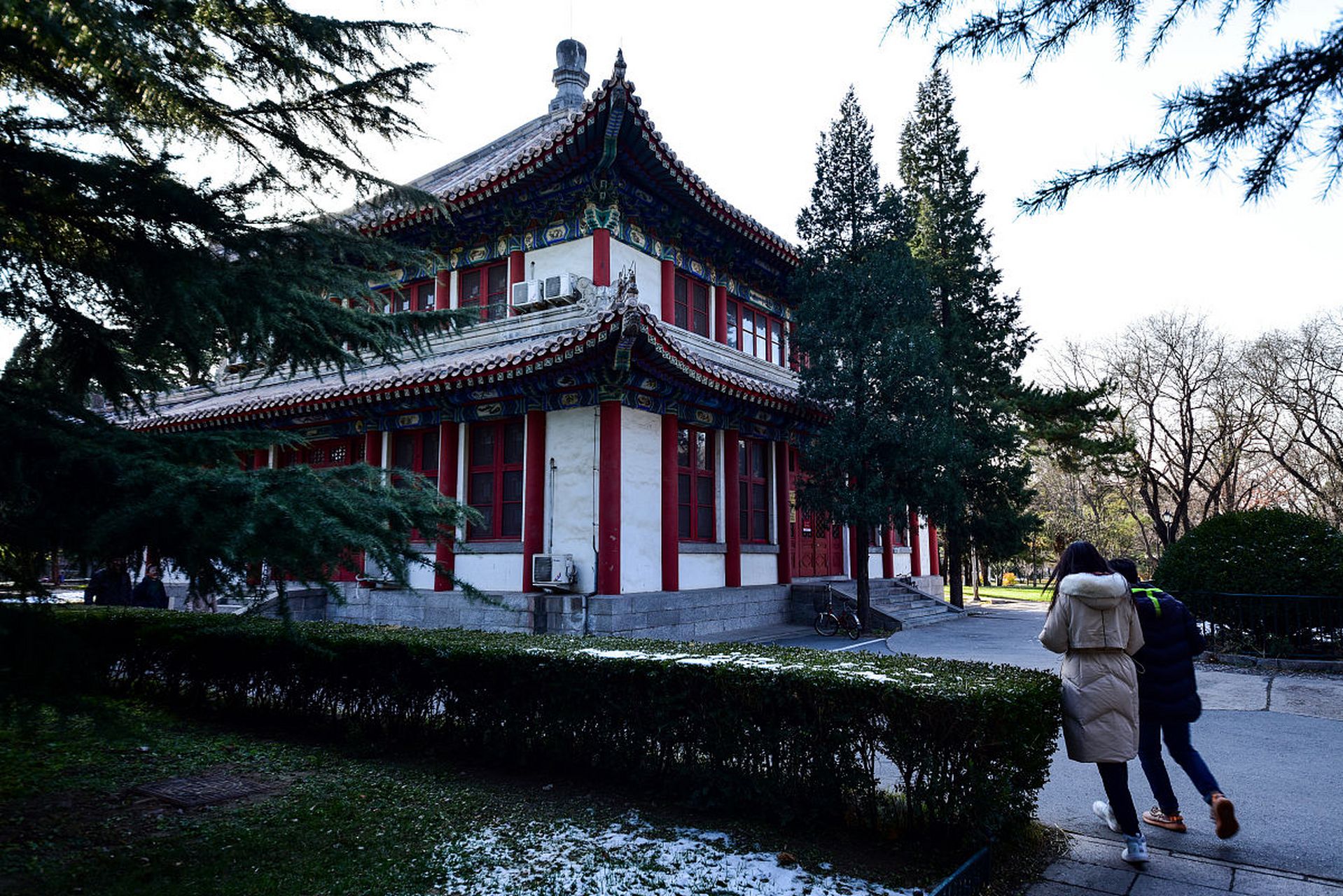 学术殿堂中,有两颗璀璨的星辰,它们便是名震四海的清华大学和北京大学