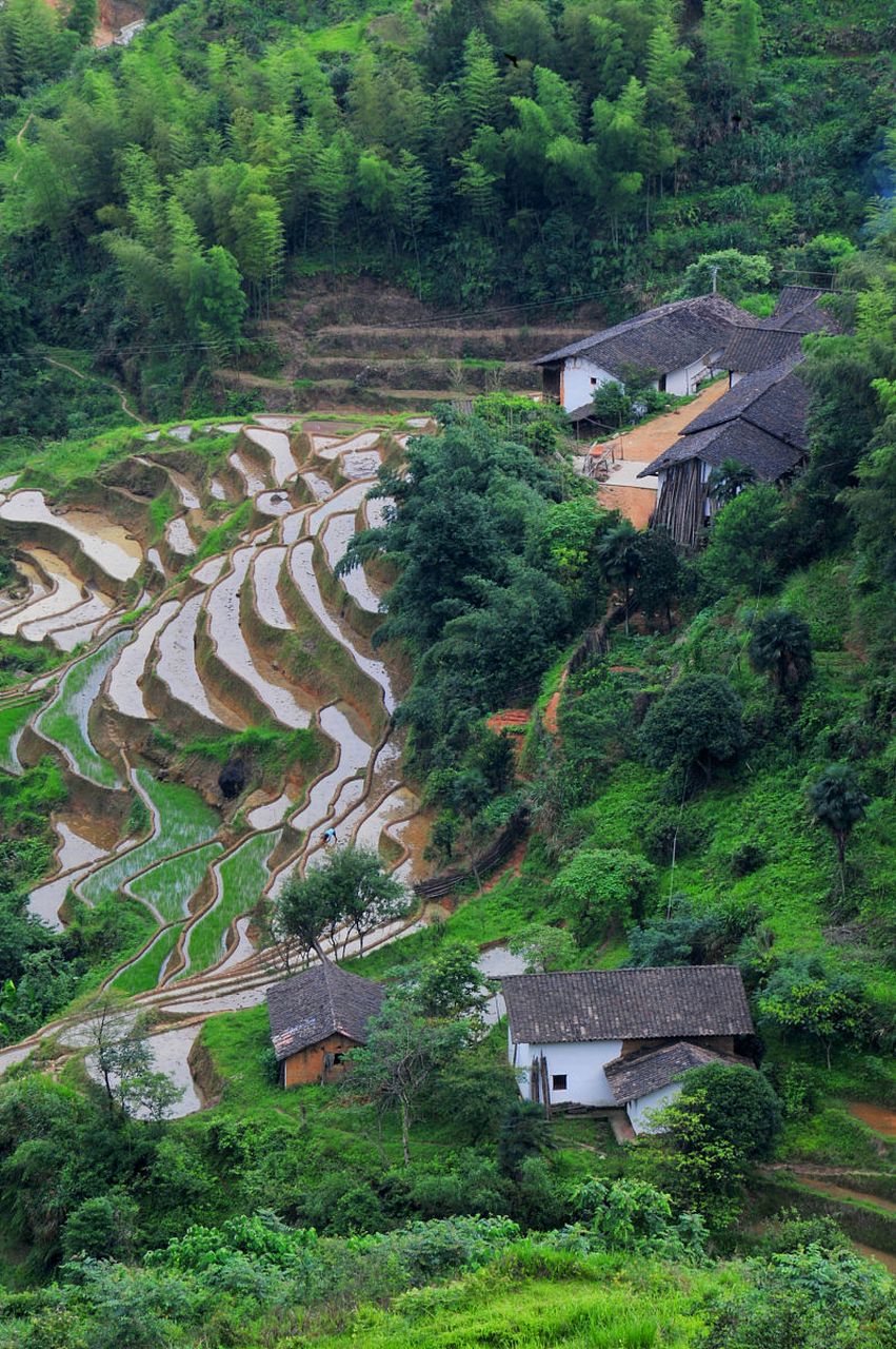 上堡梯田风景区图片