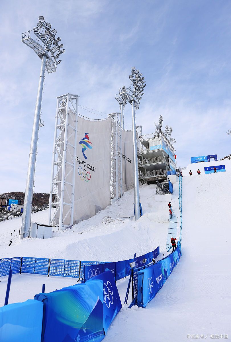 内蒙古赤峰市滑雪场图片