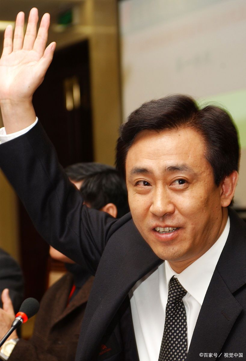 许家印只吃进口水果,刘銮雄1条裤子21万,李兆基花40亿盖豪宅