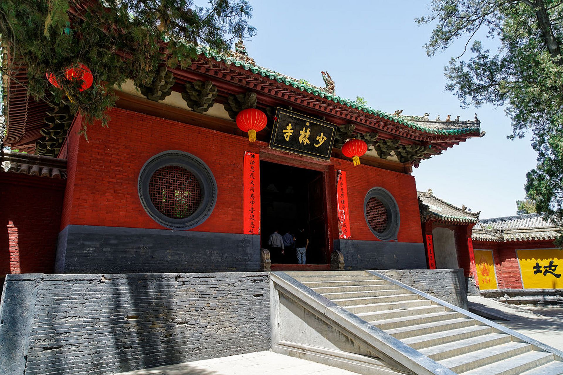 到了郑州,总要去一趟少林寺吧?这是许多游客的共识