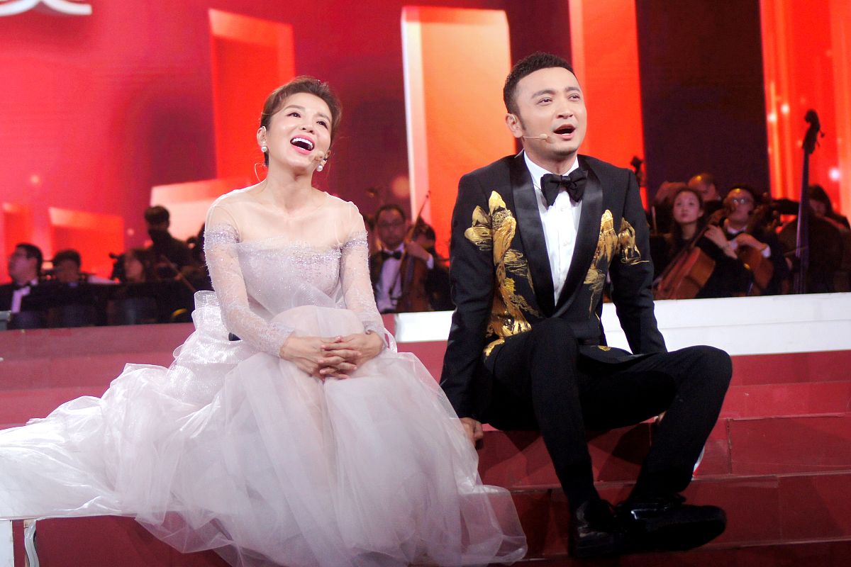 《星光大道》迎来18周年庆,毕福剑缺席,尼格买提,朱迅挑大梁