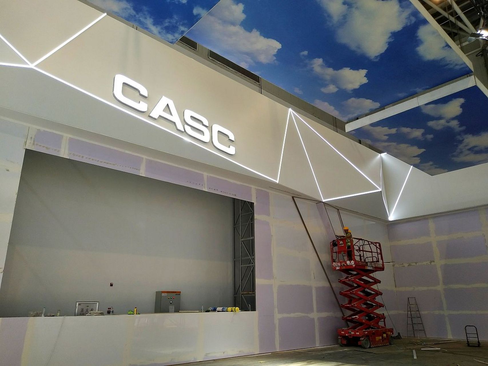 展馆展厅门头设计需与展馆主题一致,突出品牌标识,具有独特创意,协调