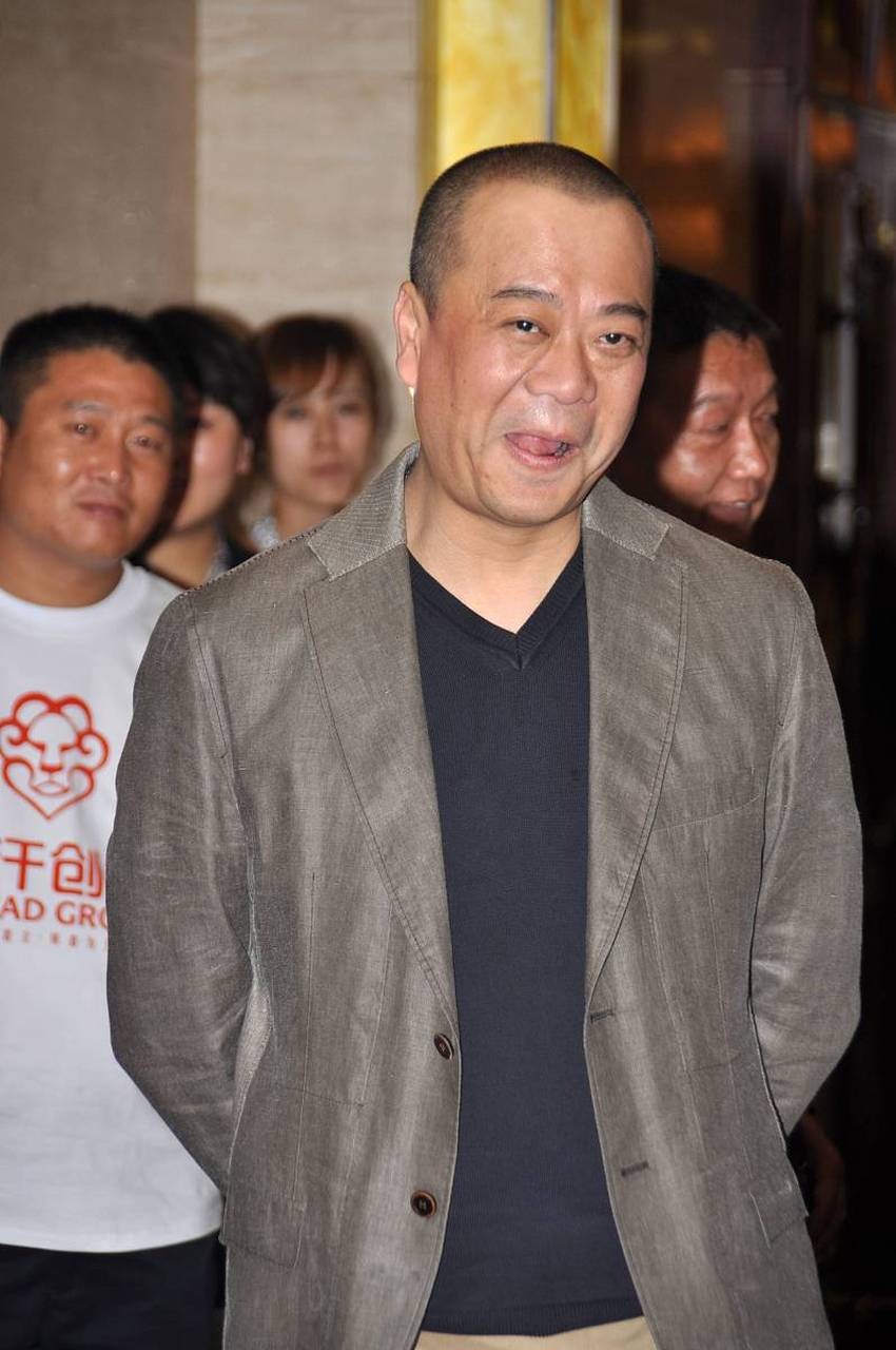 台湾演员李立群深夜在家里发视频向大陆网友求助,表示自己全部的积蓄