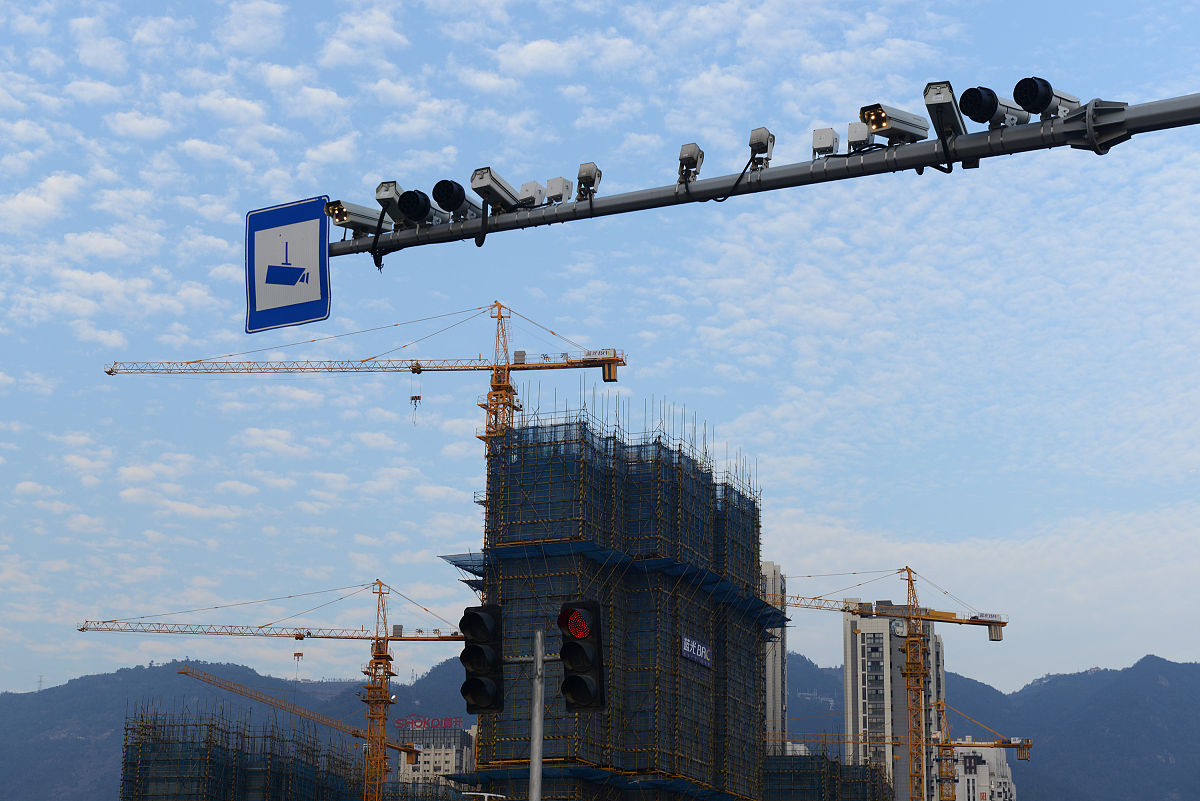 交通监控摄像头的形状及作用