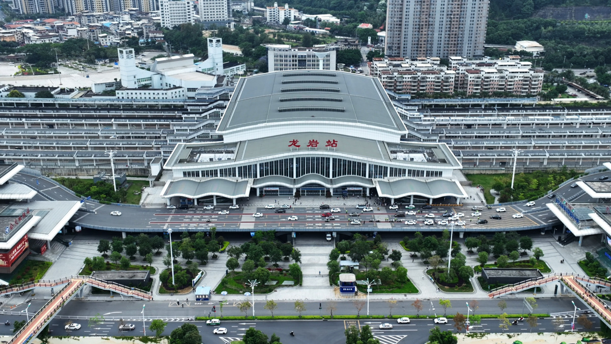 龙岩学院官网图片