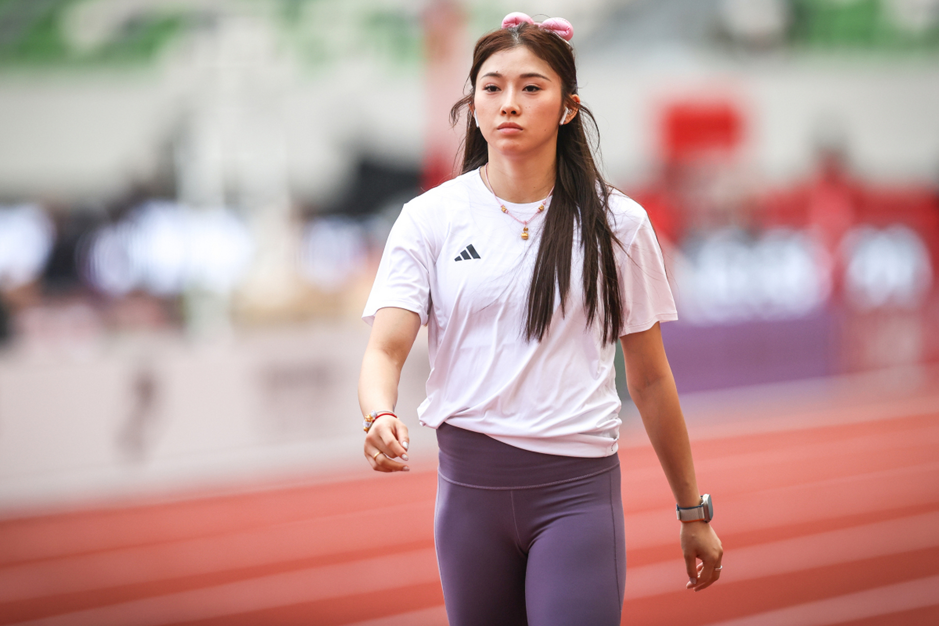 热点引擎计划# 【吴艳妮:重塑田径之美,以独特姿态领跑赛道】  在