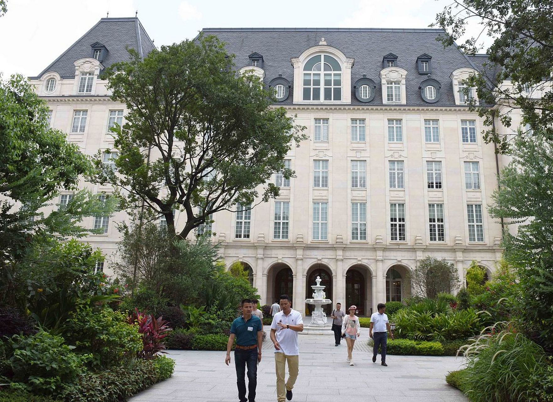 19年入职华为,连升3级,从年薪30万到90万,这名华为应届生的经历是真是