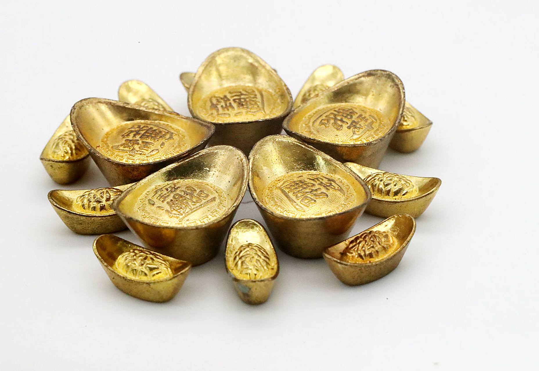 《红楼梦》宁国府过年装红包需要多少金元宝和银元宝?