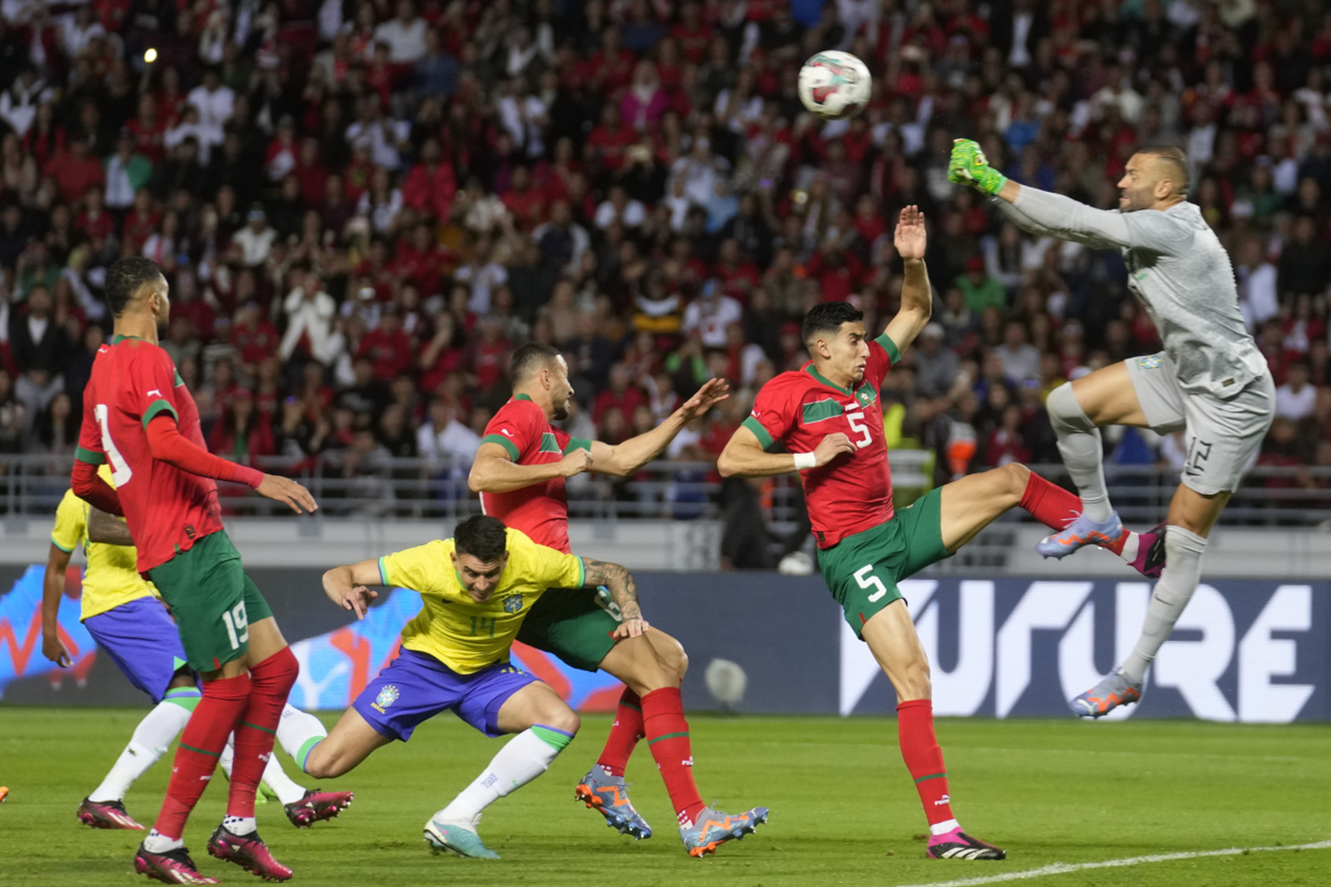 欧洲杯预选赛:苏格兰vs西班牙#苏格兰vs西班牙#欧洲杯预选赛#足球推荐