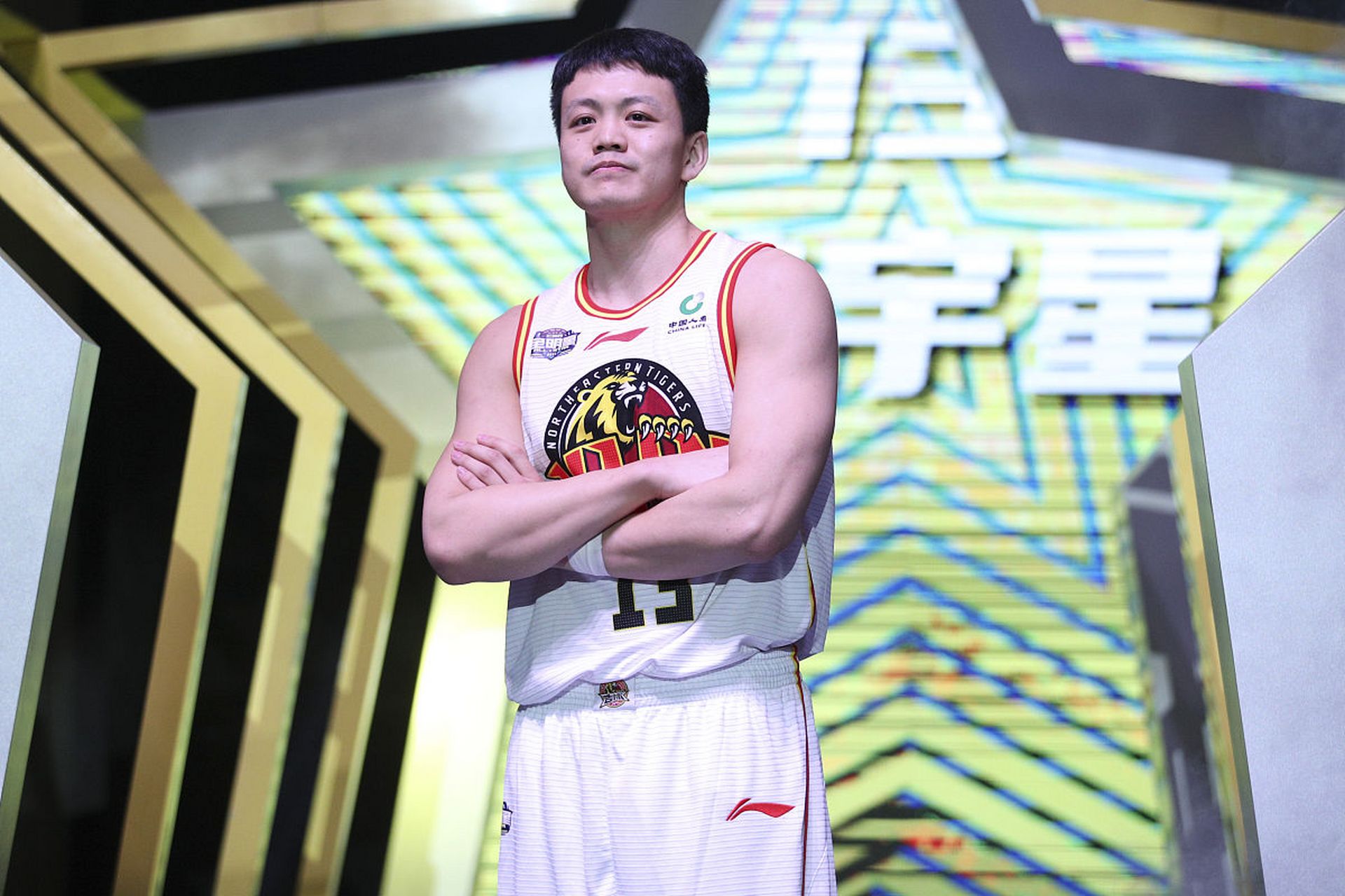 姜伟泽29 7,皮特森40分,姜宇星19分5篮板5助攻,李安12分5篮板