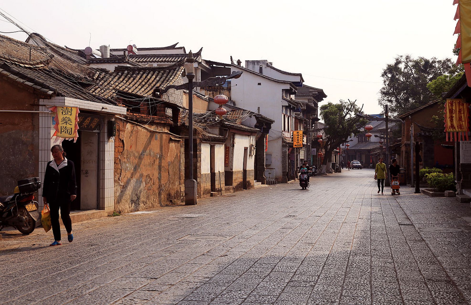 唐江古镇还是一个重要的商业中心,曾经有着繁荣的商贸活动,留下了许多