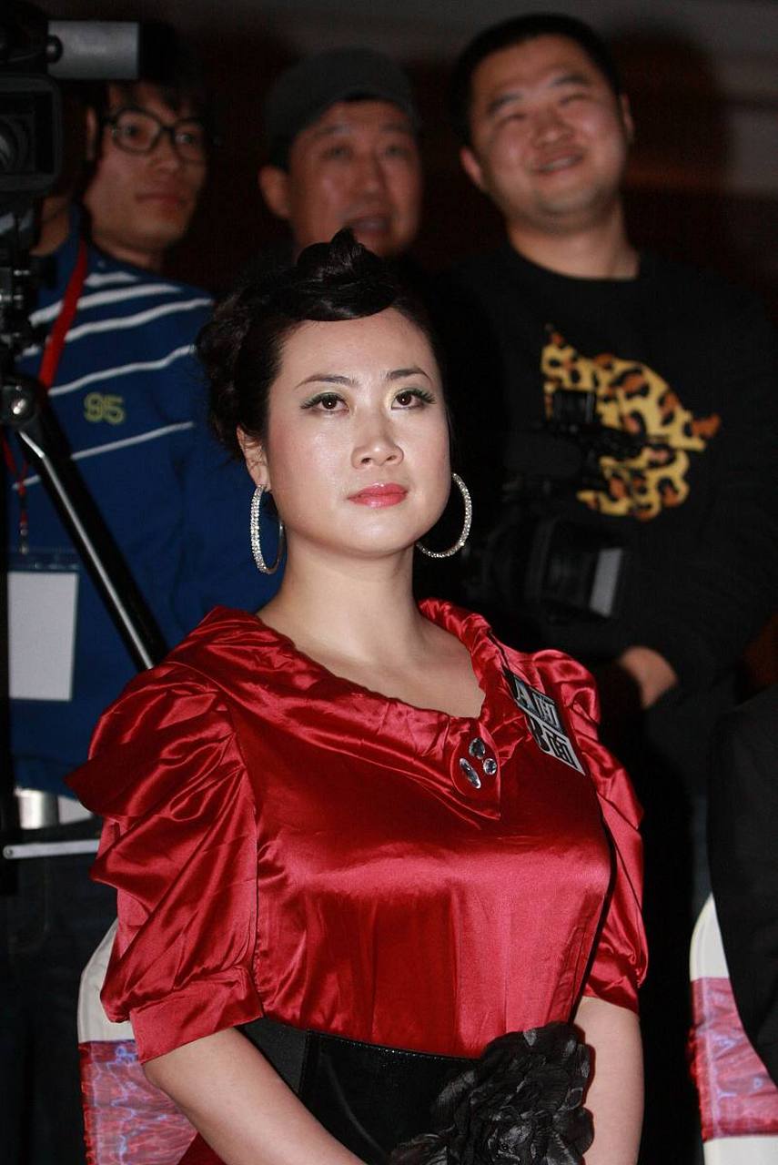 歌手魏金栋,是李双江的弟子,也是梦鸽的搭档,魏金栋说,梦鸽这个人啊