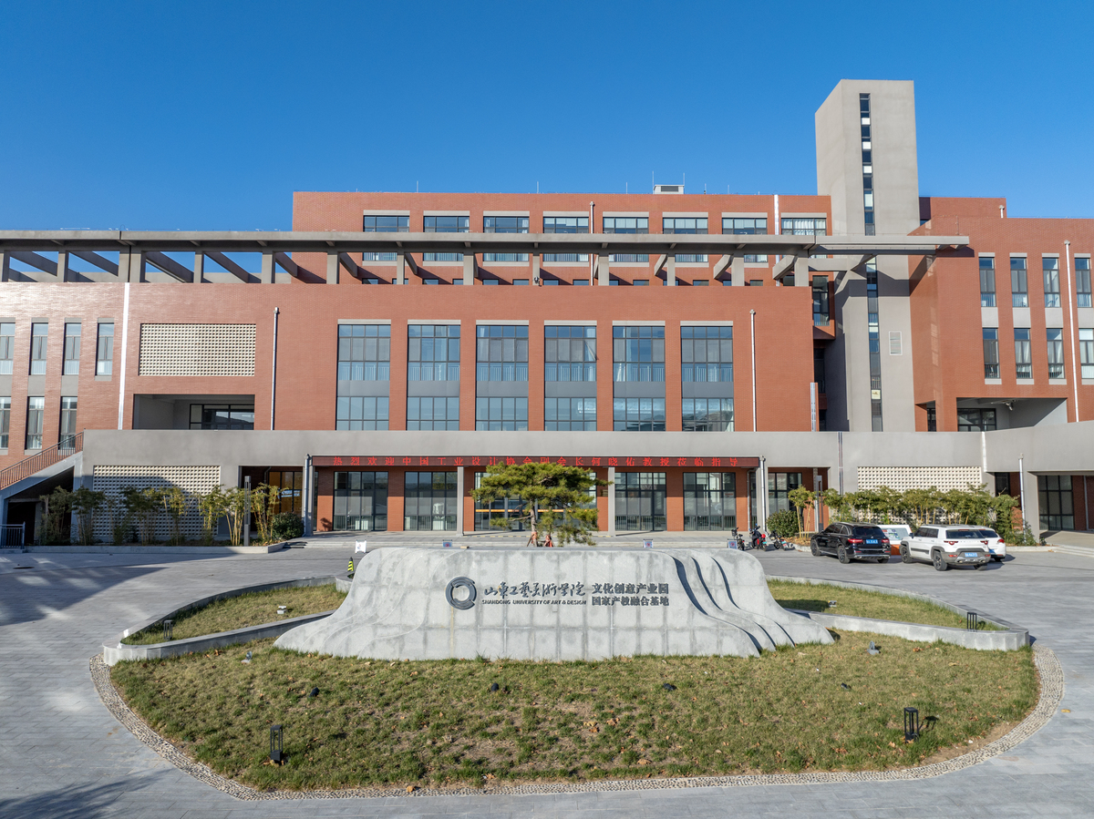 现在学历要求这么高,怪不得大家都拼命"激娃"