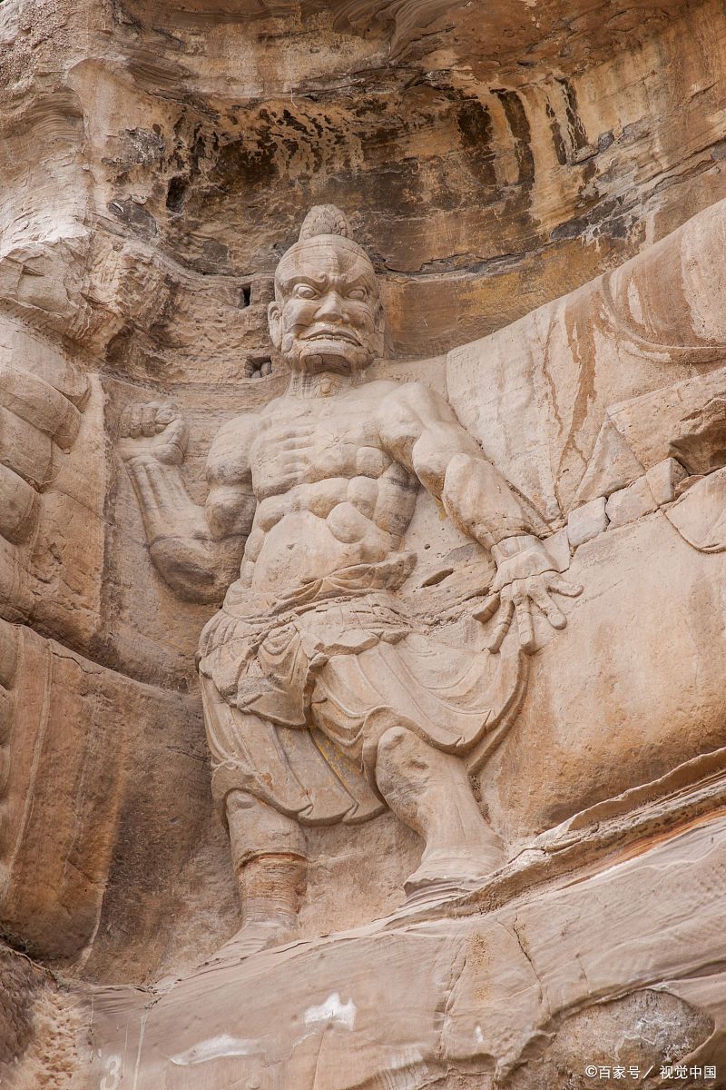 其中保存了大量精美的佛教艺术珍品,包括力士像