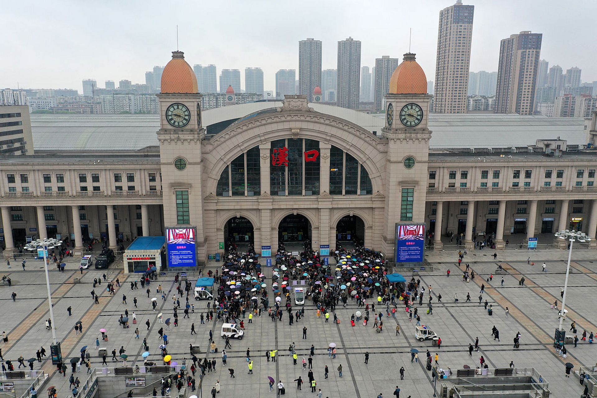 汉口火车站北广场改造是武汉市重点民生工程,总用地面积4.