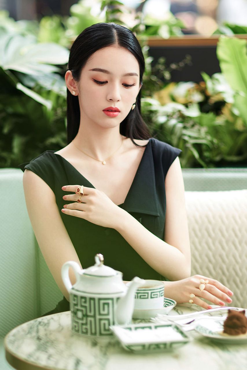 周也并不适合演黄蓉,可能刚好徐克版《射雕英雄传》官宣,撞上了《护心