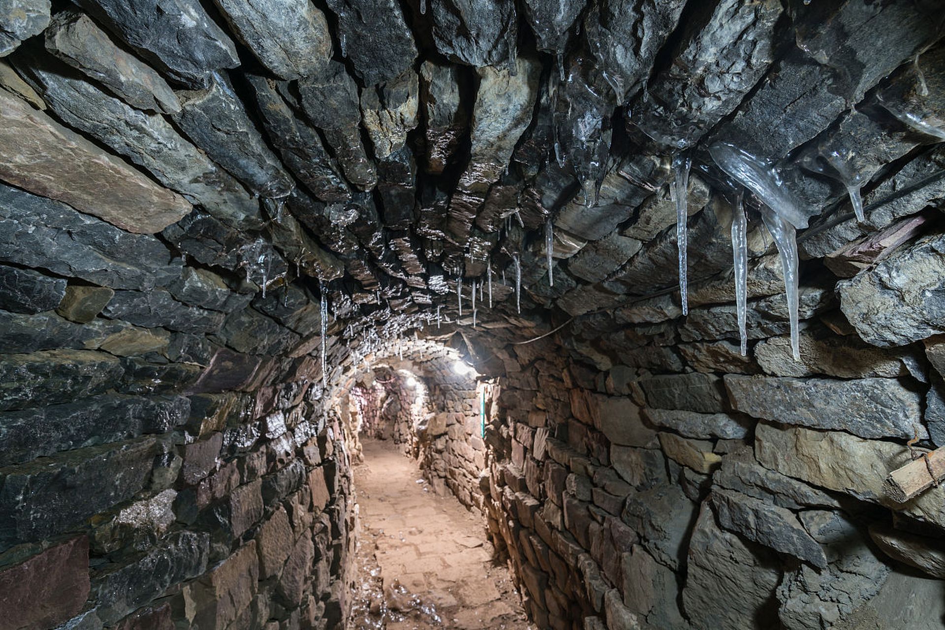 在太行山腹地,河南安阳林州市石板岩镇,有一绝妙的自然景观,景区虽小