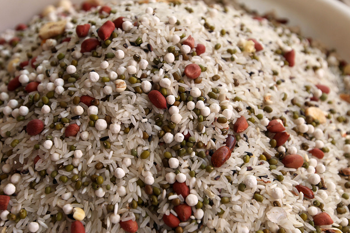 尝尝甘南蕨麻米饭,探访本地美食