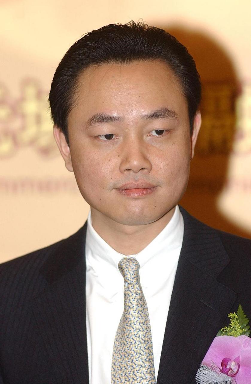 国美拖欠供应商的货款和员工的工资也是黄光裕现如今要面临的问题.